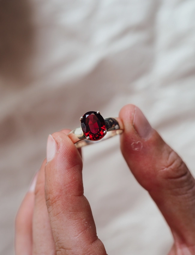 anello Granato